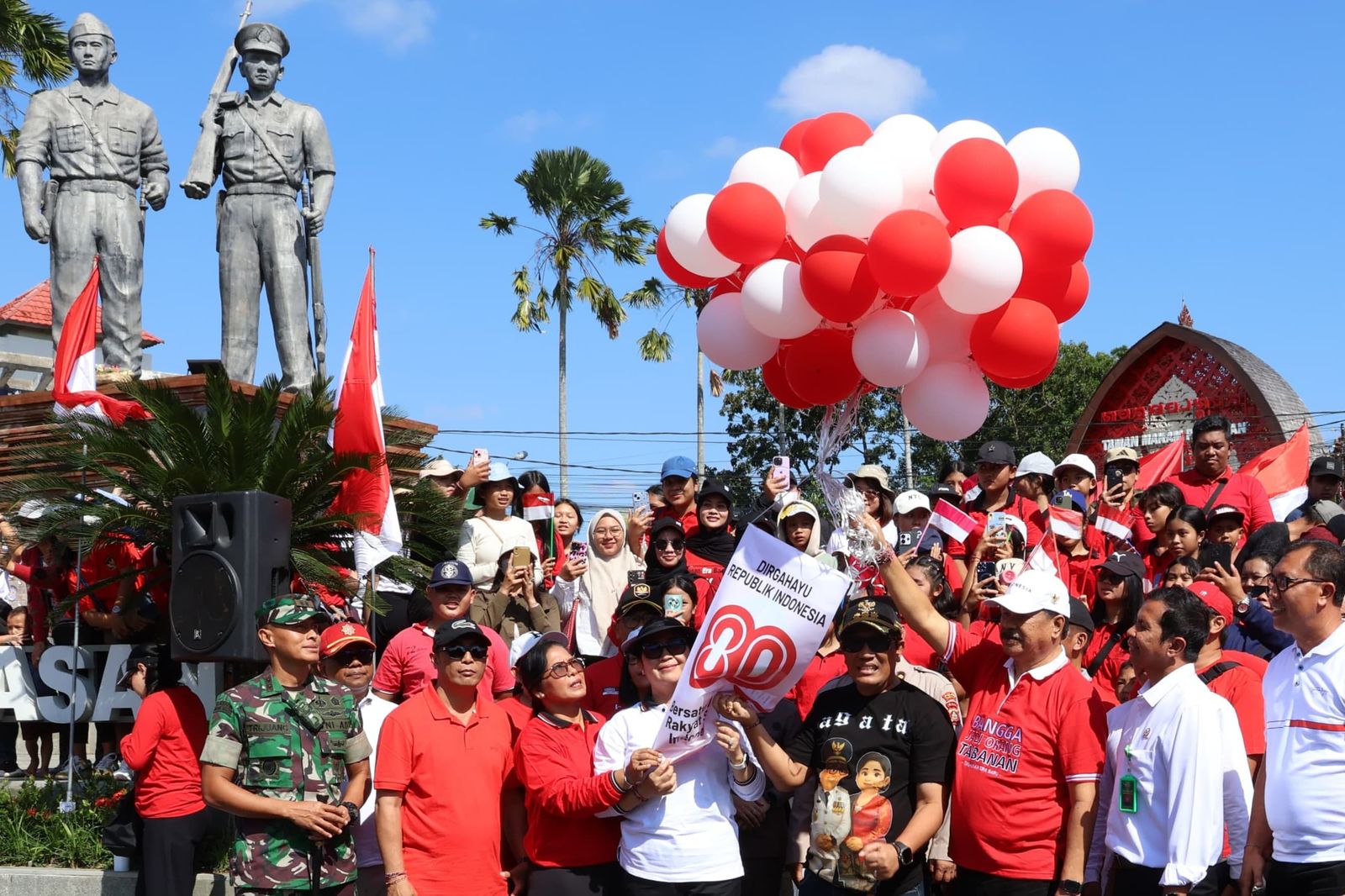 Bupati Sanjaya Pimpin Semarak Pawai HUT ke-80 RI di Tabanan